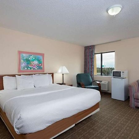 La Quinta Inn By Wyndham Indianapolis East-Post Drive Экстерьер фото
