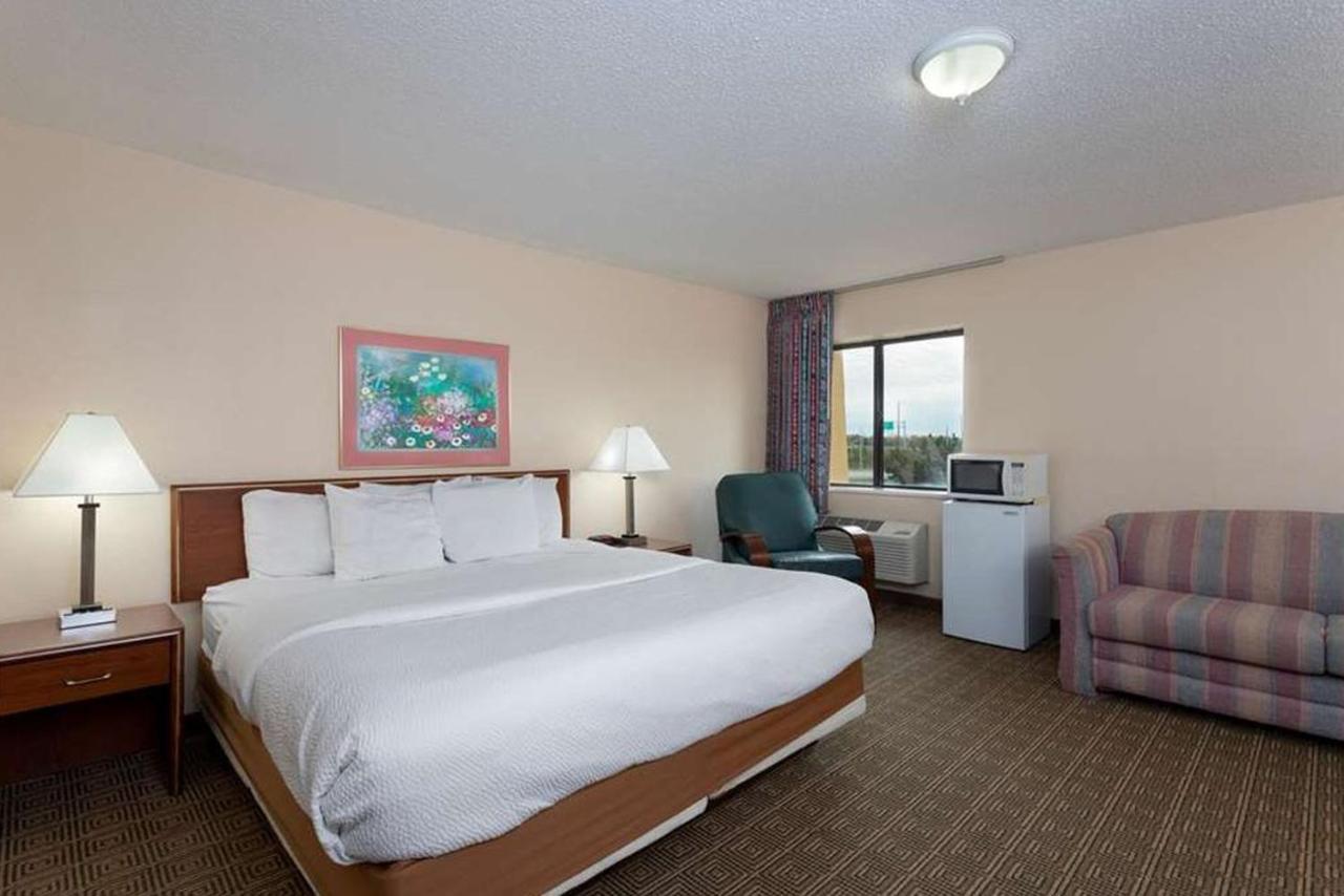 La Quinta Inn By Wyndham Indianapolis East-Post Drive Экстерьер фото