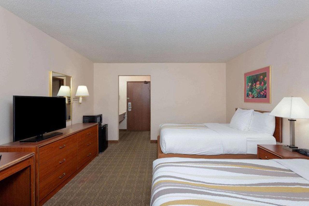 La Quinta Inn By Wyndham Indianapolis East-Post Drive Экстерьер фото