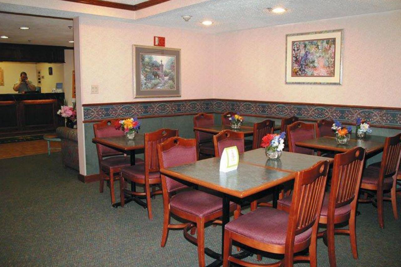 La Quinta Inn By Wyndham Indianapolis East-Post Drive Экстерьер фото