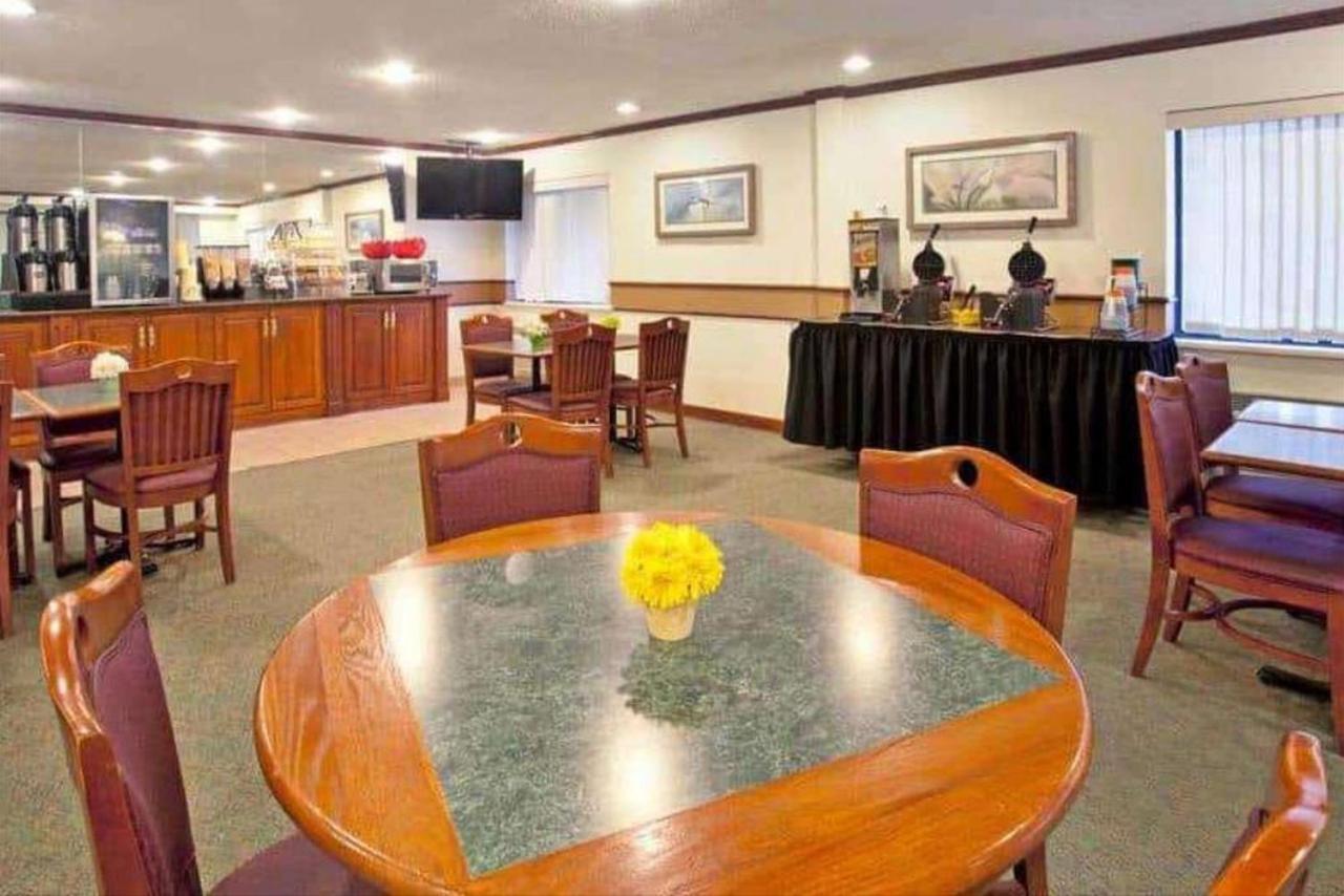 La Quinta Inn By Wyndham Indianapolis East-Post Drive Экстерьер фото