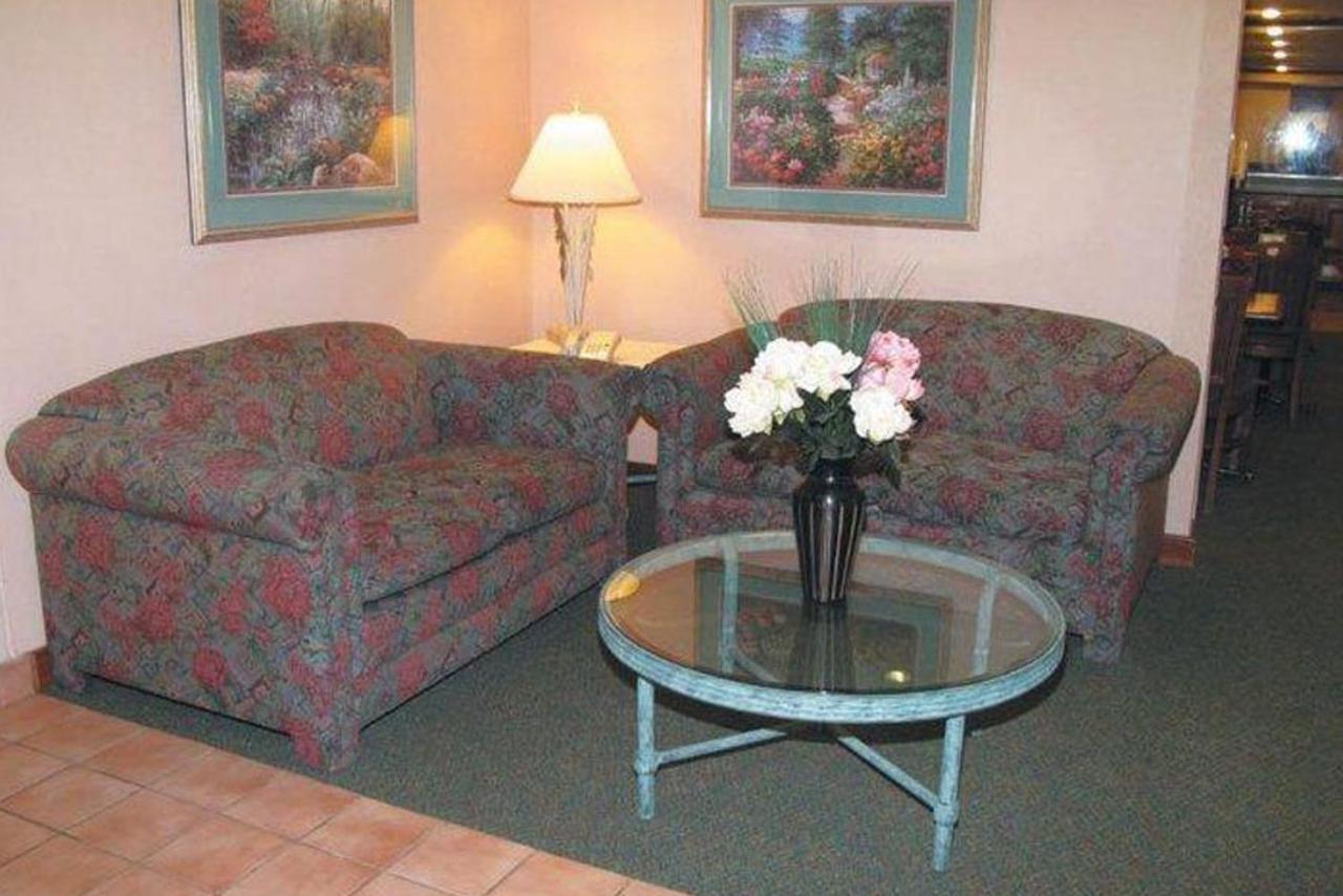 La Quinta Inn By Wyndham Indianapolis East-Post Drive Экстерьер фото