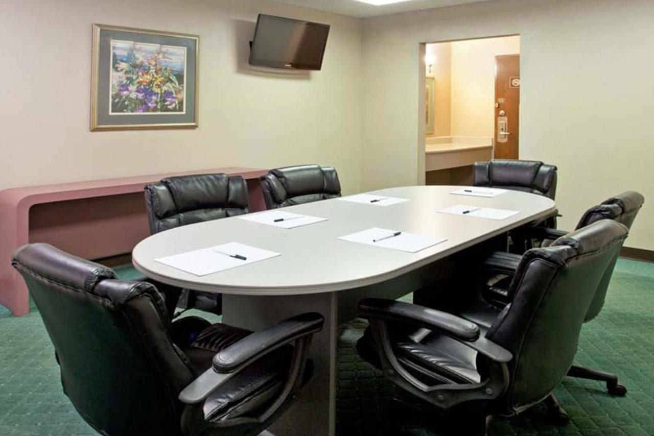 La Quinta Inn By Wyndham Indianapolis East-Post Drive Экстерьер фото