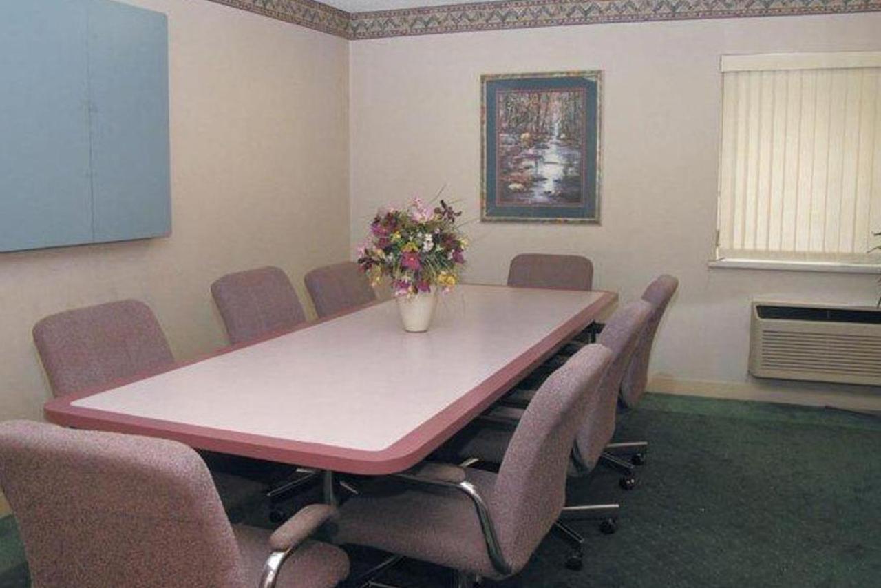La Quinta Inn By Wyndham Indianapolis East-Post Drive Экстерьер фото