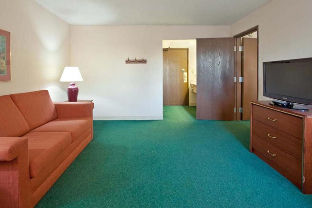 La Quinta Inn By Wyndham Indianapolis East-Post Drive Экстерьер фото