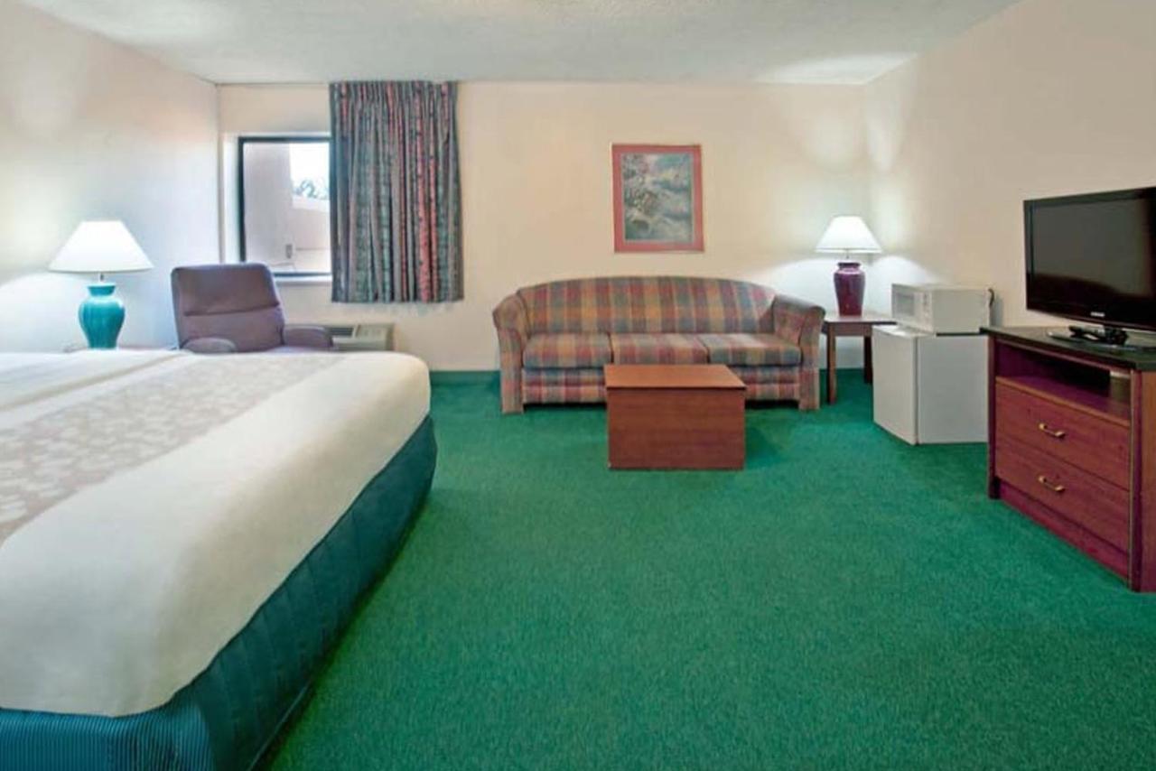 La Quinta Inn By Wyndham Indianapolis East-Post Drive Экстерьер фото