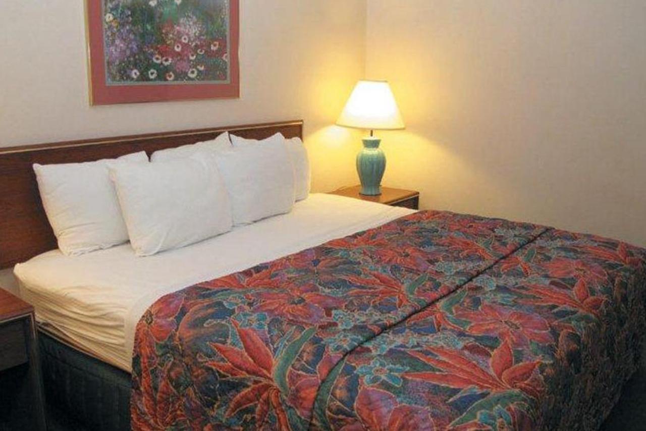 La Quinta Inn By Wyndham Indianapolis East-Post Drive Экстерьер фото