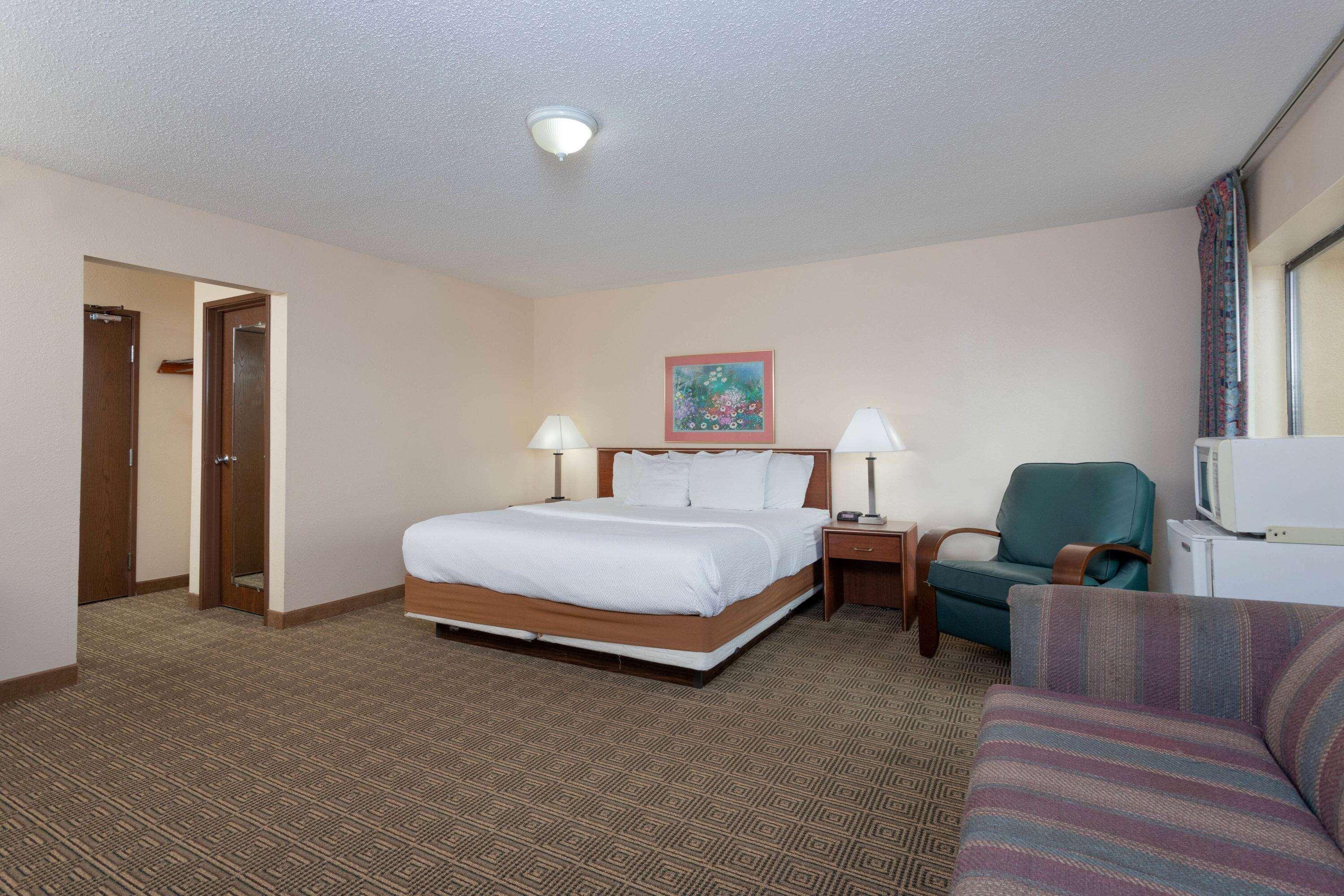 La Quinta Inn By Wyndham Indianapolis East-Post Drive Экстерьер фото