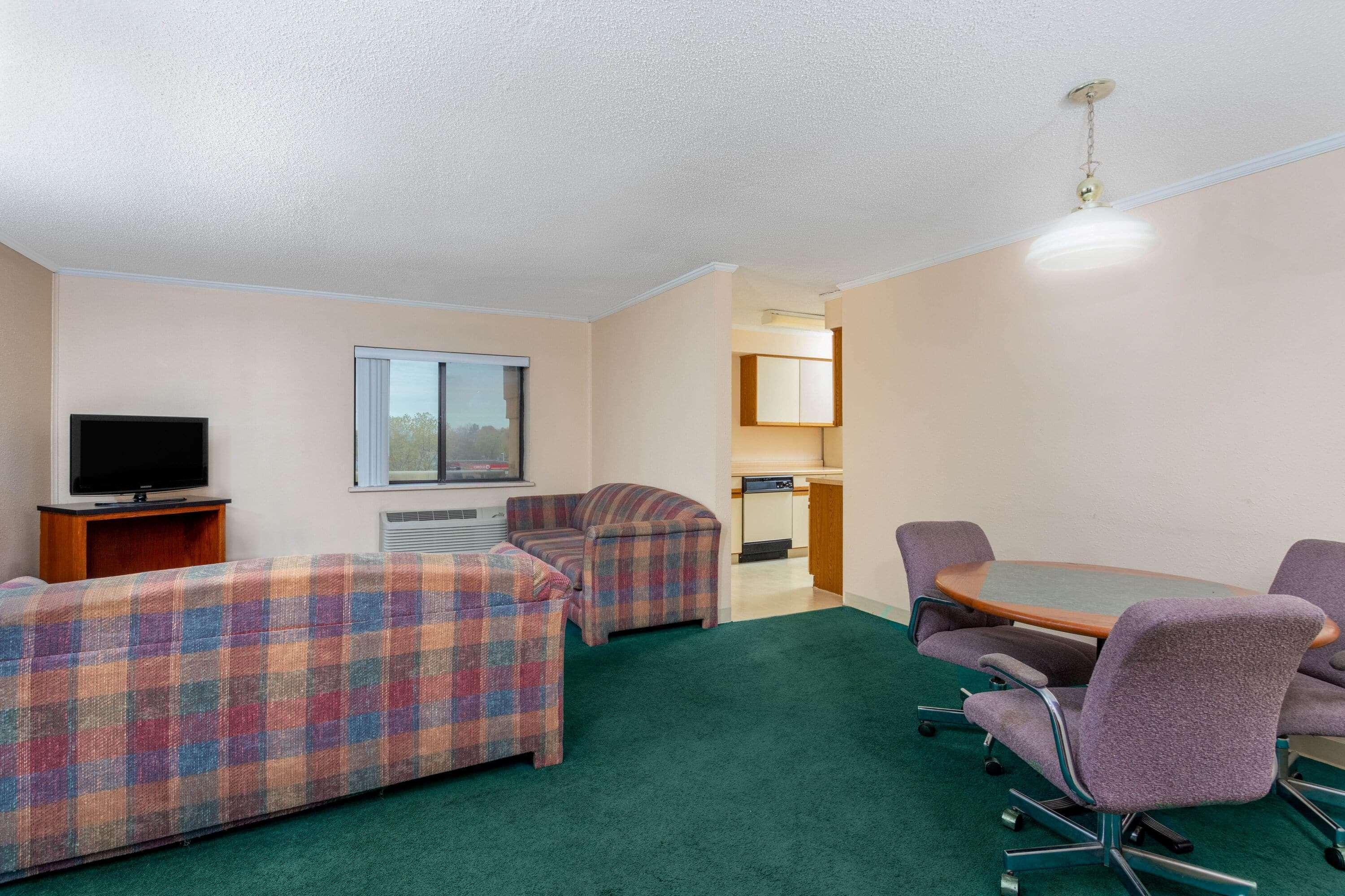 La Quinta Inn By Wyndham Indianapolis East-Post Drive Экстерьер фото