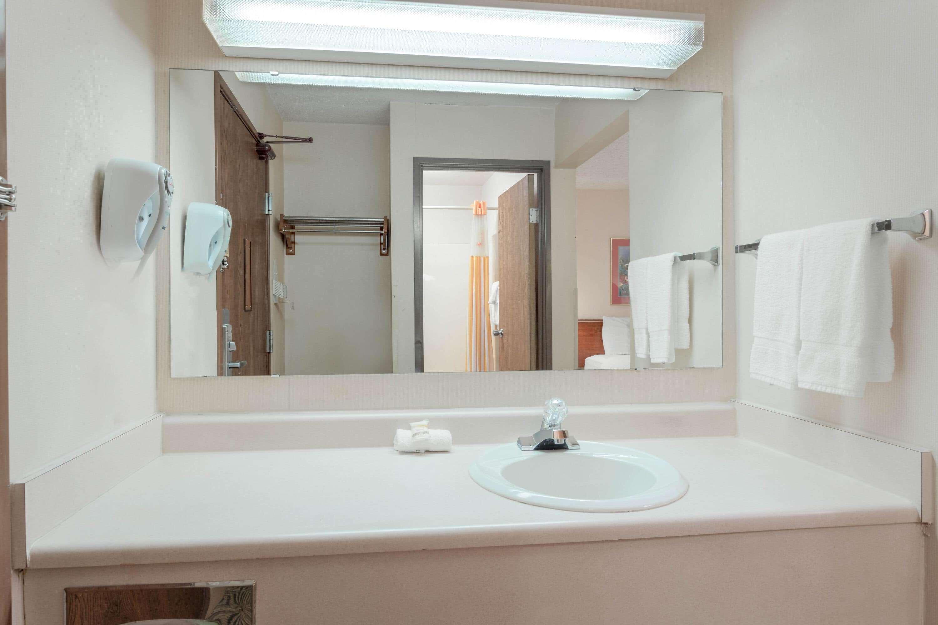 La Quinta Inn By Wyndham Indianapolis East-Post Drive Экстерьер фото